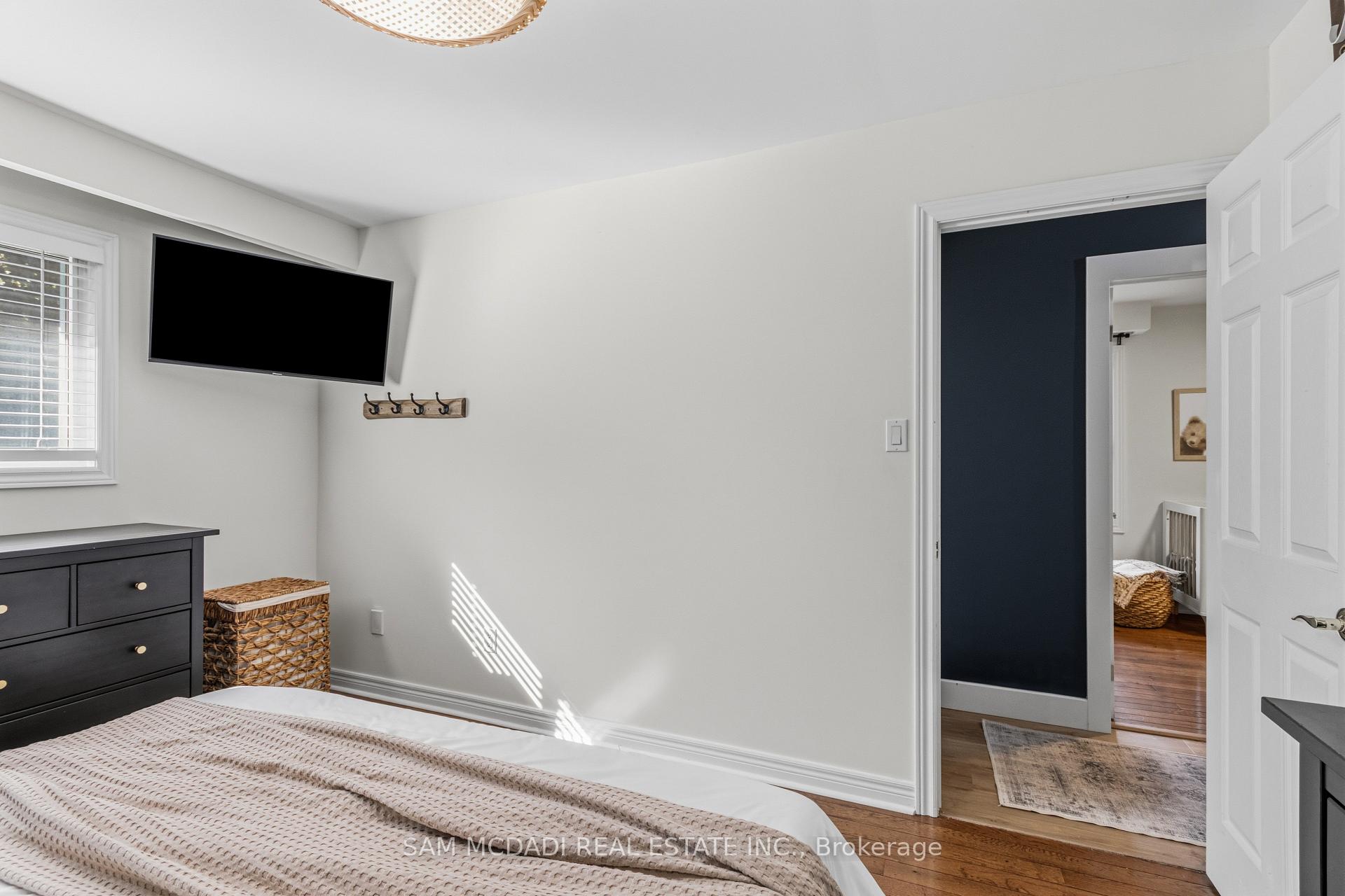 Photo 17 of 32 Milverton Close, Hamilton, Waterdown — HOMEH