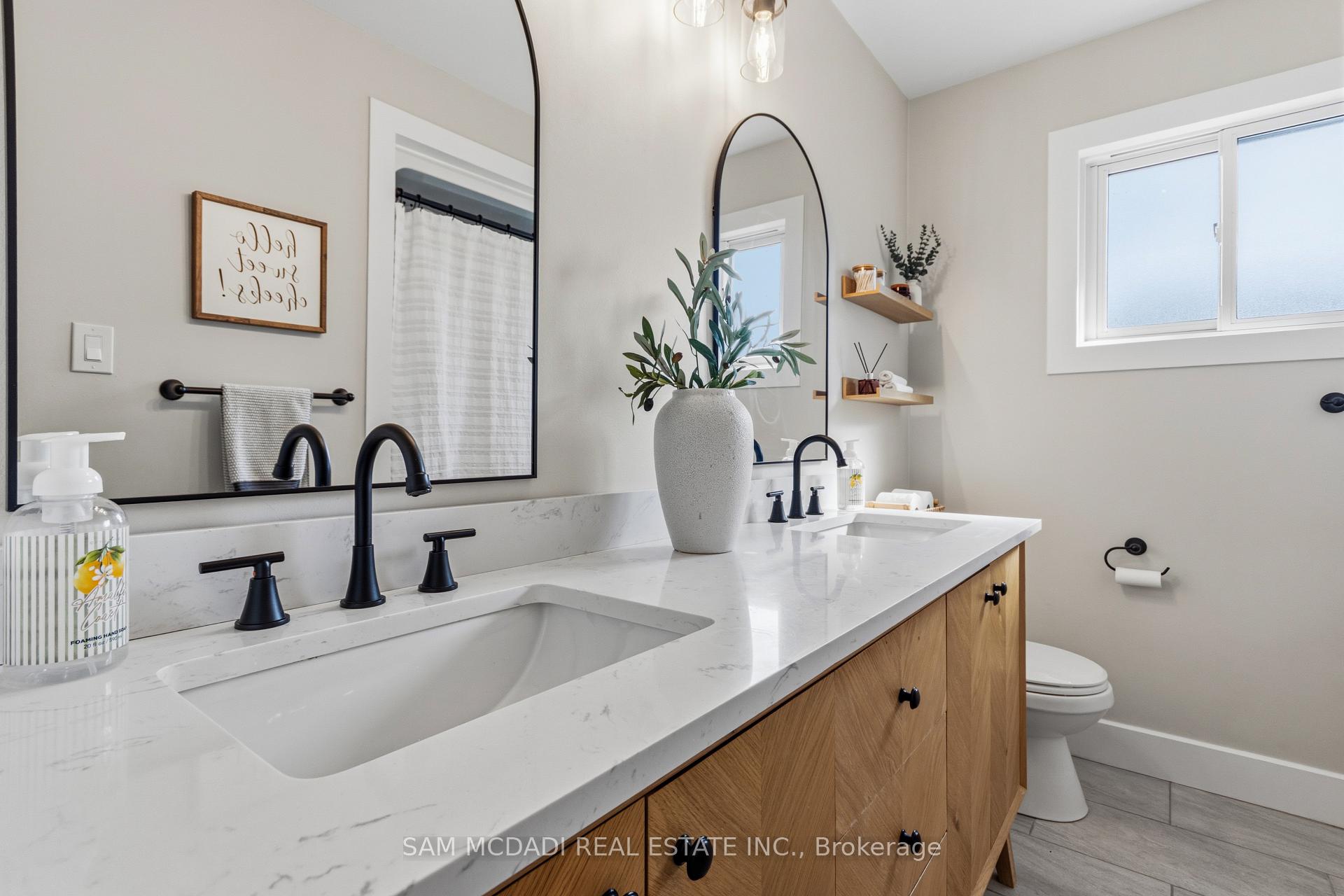 Photo 18 of 32 Milverton Close, Hamilton, Waterdown — HOMEH