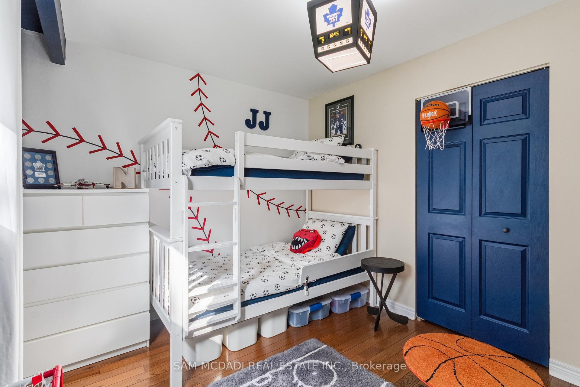 Photo 23 of 32 Milverton Close, Hamilton, Waterdown — HOMEH