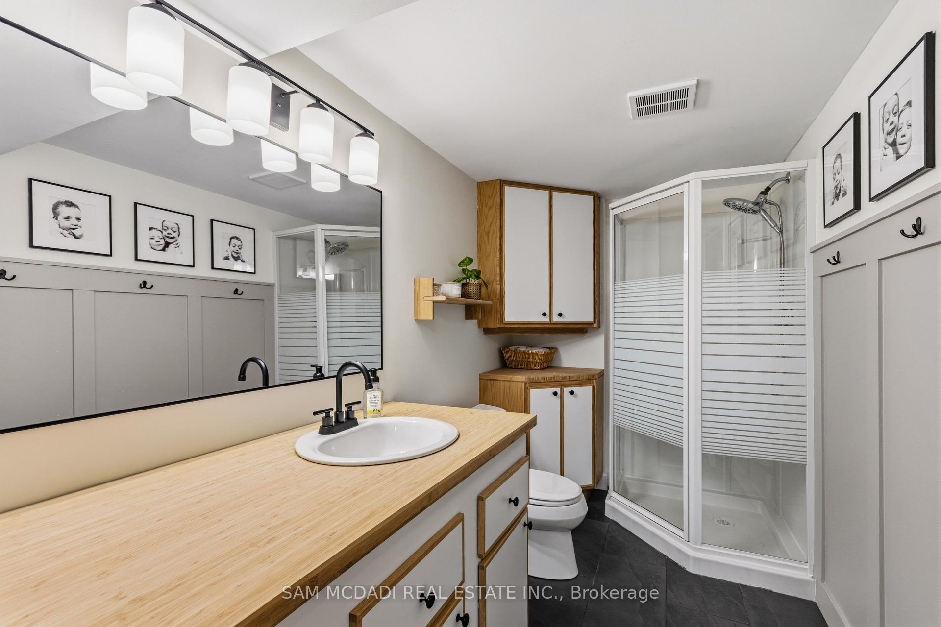 Photo 33 of 32 Milverton Close, Hamilton, Waterdown — HOMEH