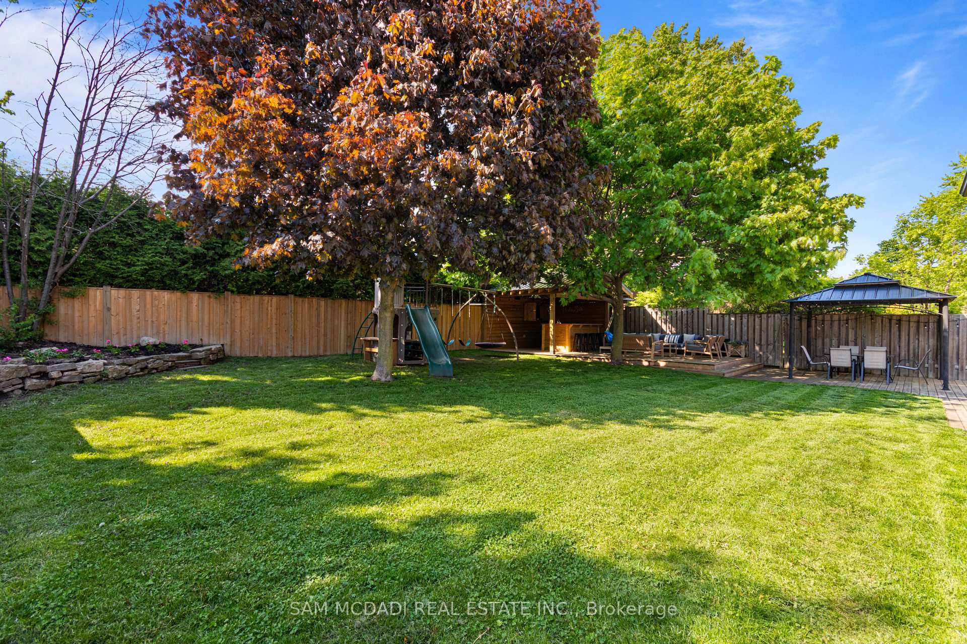 Photo 34 of 32 Milverton Close, Hamilton, Waterdown — HOMEH