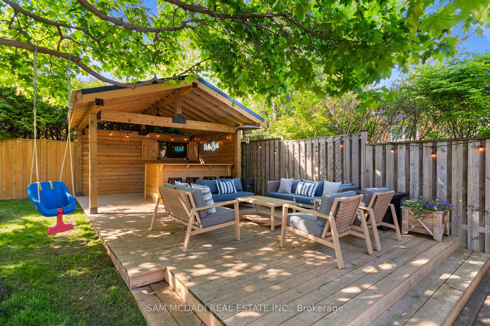 Photo 40 of 32 Milverton Close, Hamilton, Waterdown — HOMEH