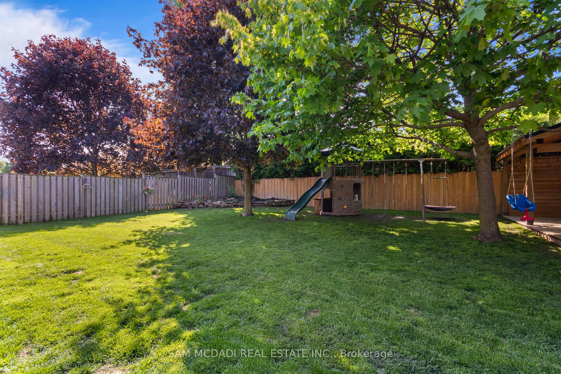 Photo 45 of 32 Milverton Close, Hamilton, Waterdown — HOMEH