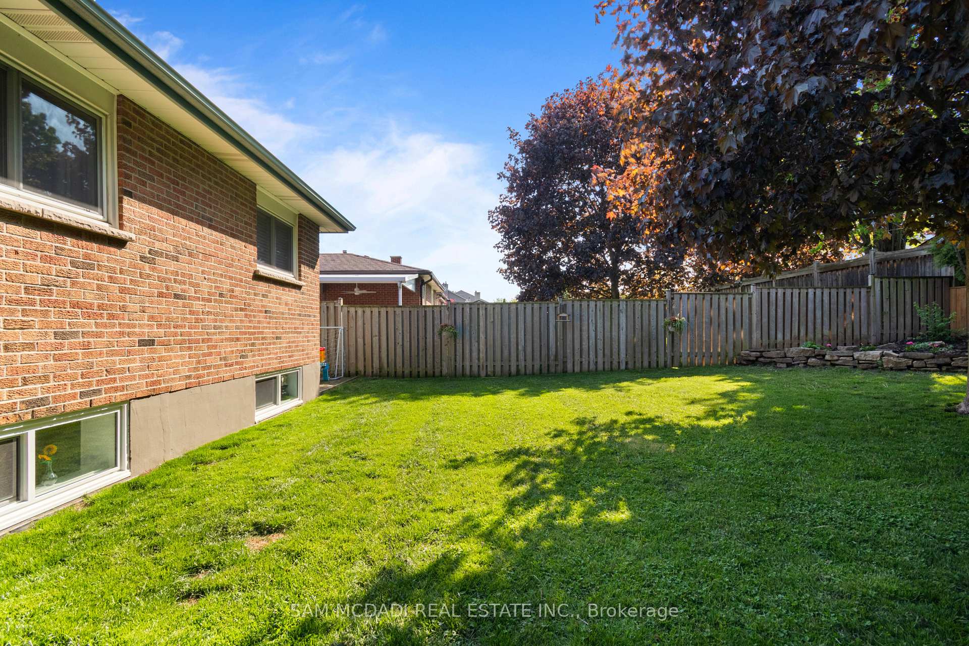 Photo 46 of 32 Milverton Close, Hamilton, Waterdown — HOMEH