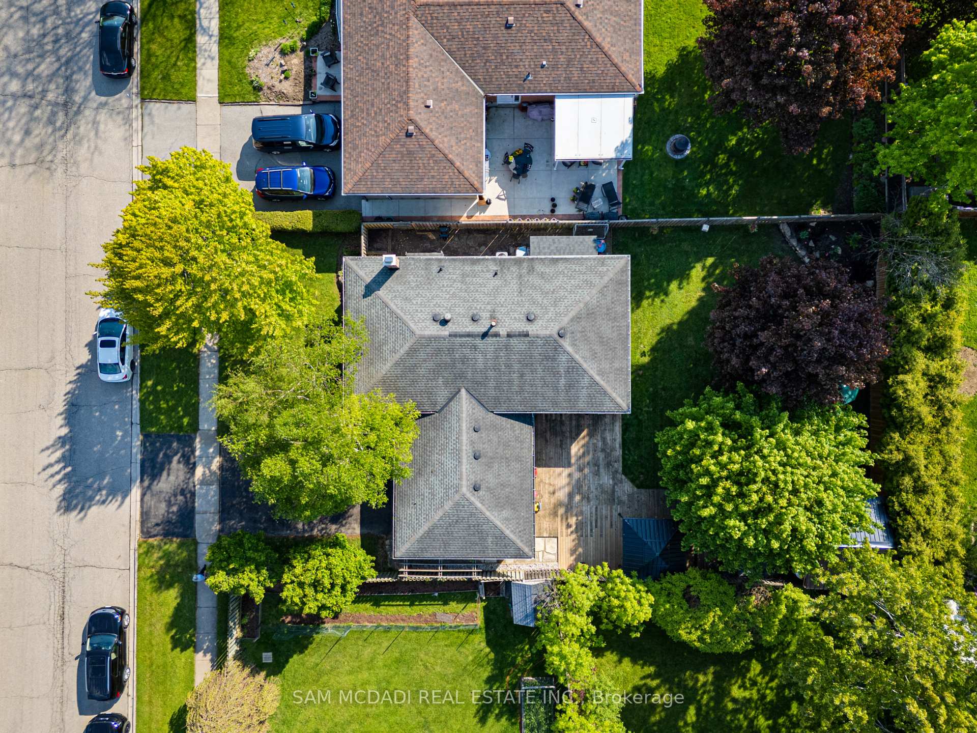 Photo 48 of 32 Milverton Close, Hamilton, Waterdown — HOMEH
