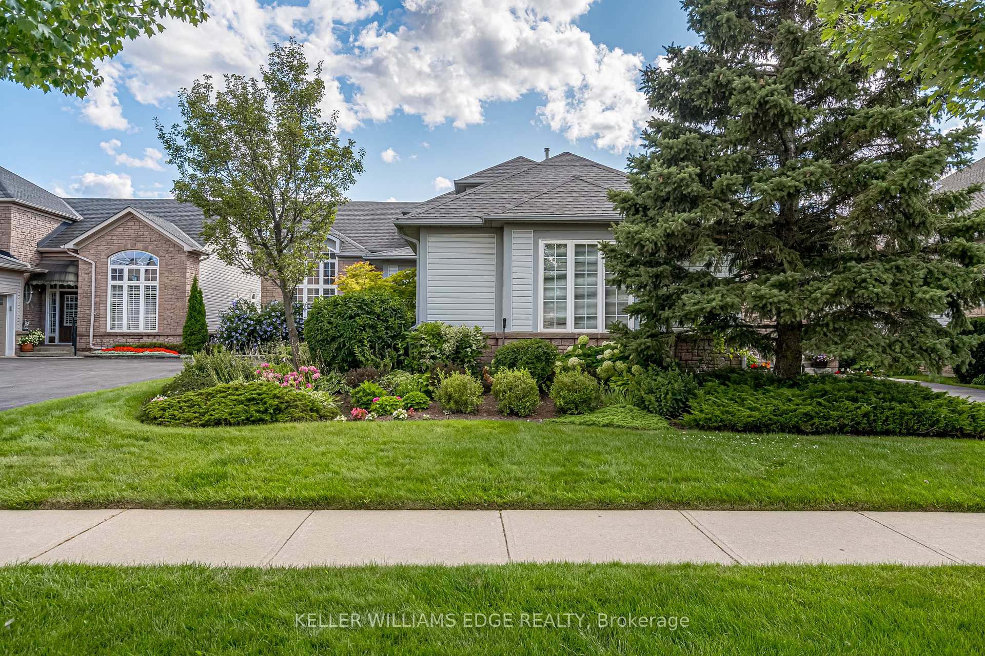 Photo 2 of Unit 13, 2278 Turnberry Road, Burlington, Rose — HOMEH