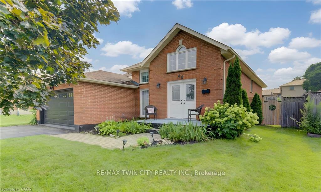 Photo 3 of 49 King William Street, Brant, South Dumfries — HOMEH