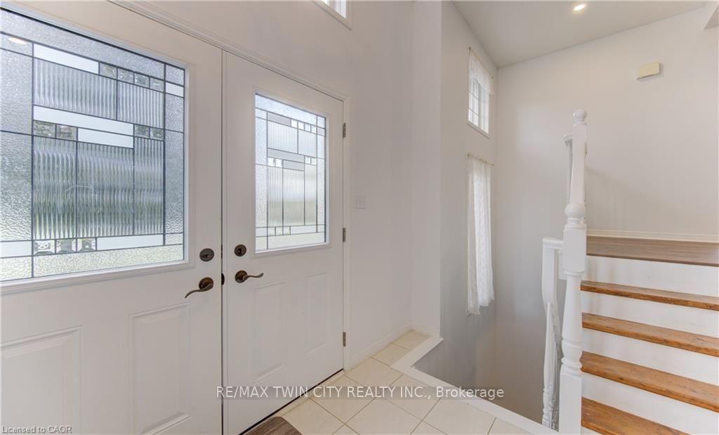 Photo 6 of 49 King William Street, Brant, South Dumfries — HOMEH