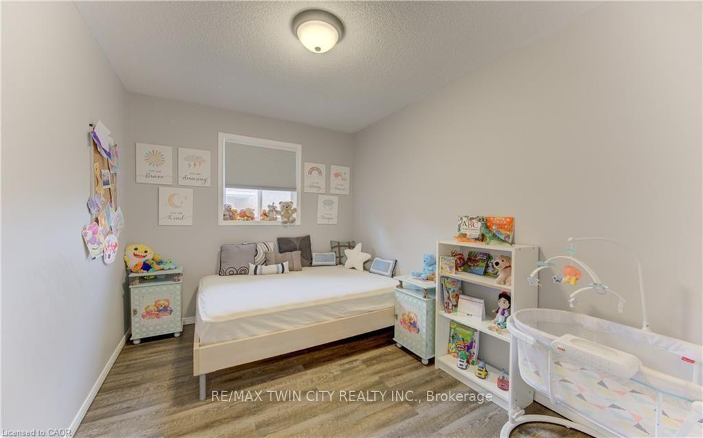 Photo 15 of 49 King William Street, Brant, South Dumfries — HOMEH