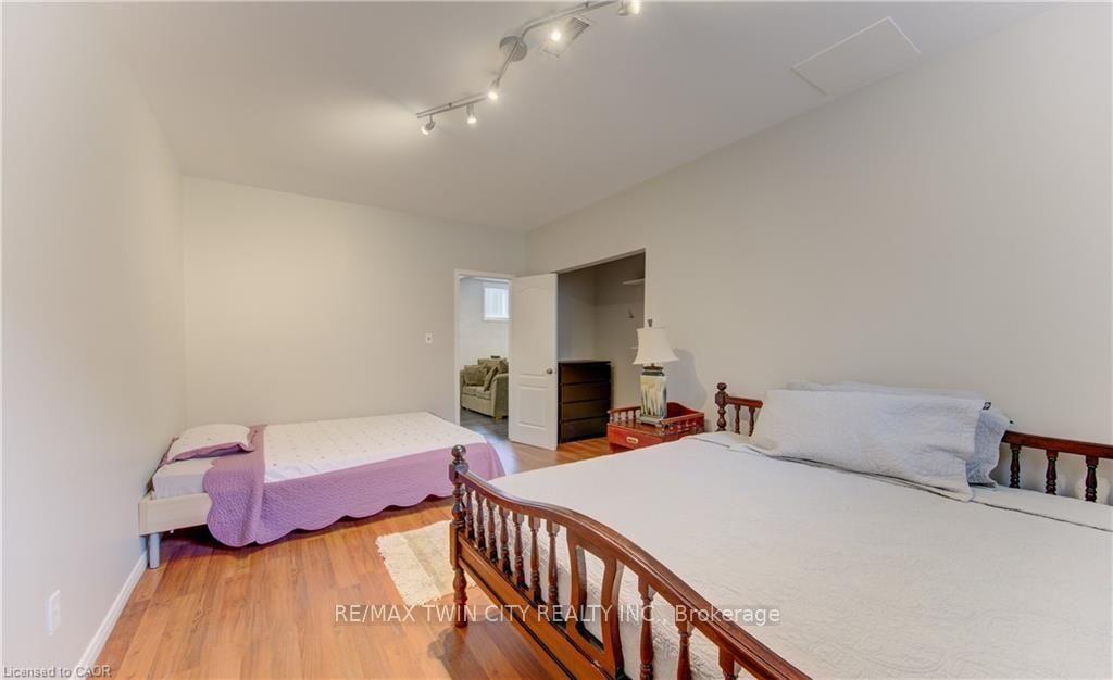 Photo 32 of 49 King William Street, Brant, South Dumfries — HOMEH
