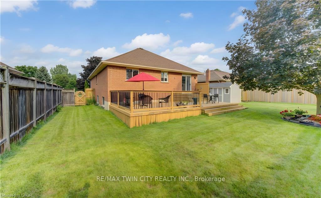Photo 36 of 49 King William Street, Brant, South Dumfries — HOMEH