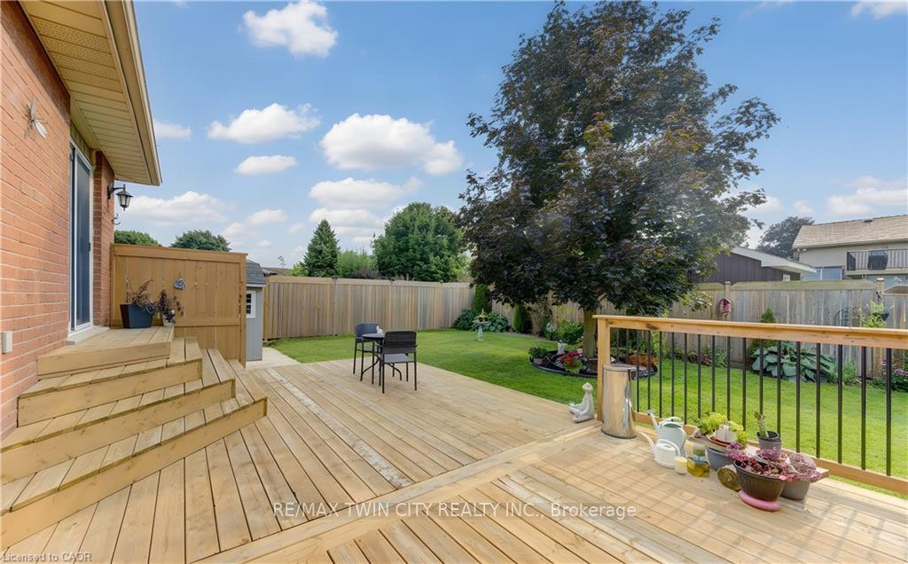 Photo 37 of 49 King William Street, Brant, South Dumfries — HOMEH