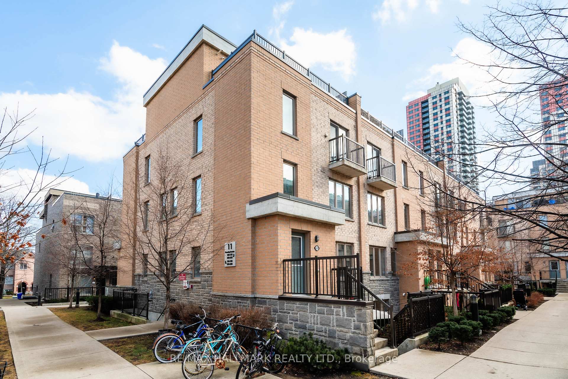 Photo 27 of Unit 129, 11 Foundry Avenue, Toronto, Dovercourt-Wallace Emerson-Junction — HOMEH