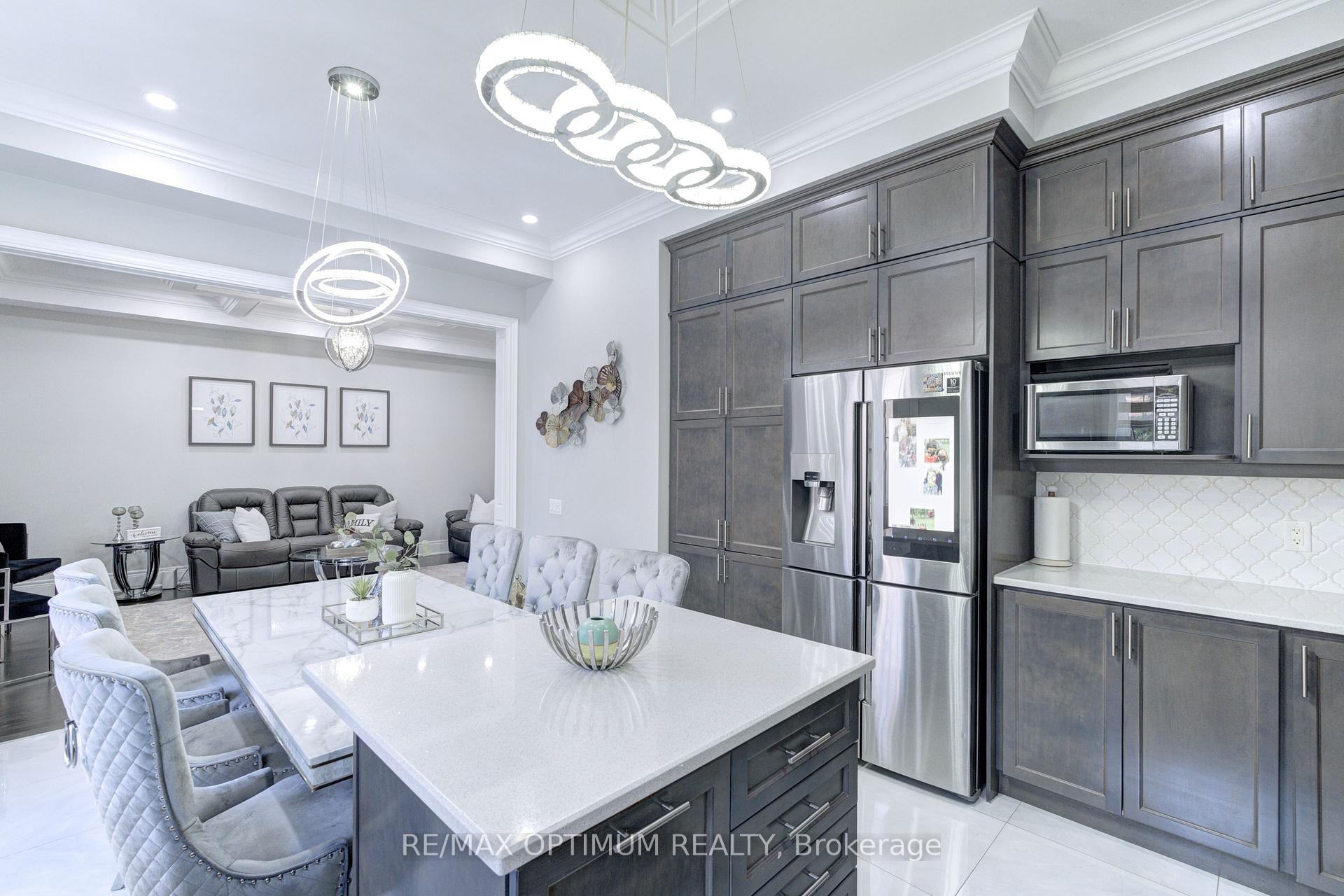 Photo 14 of 8 Lyle Way, Brampton, Credit Valley — HOMEH