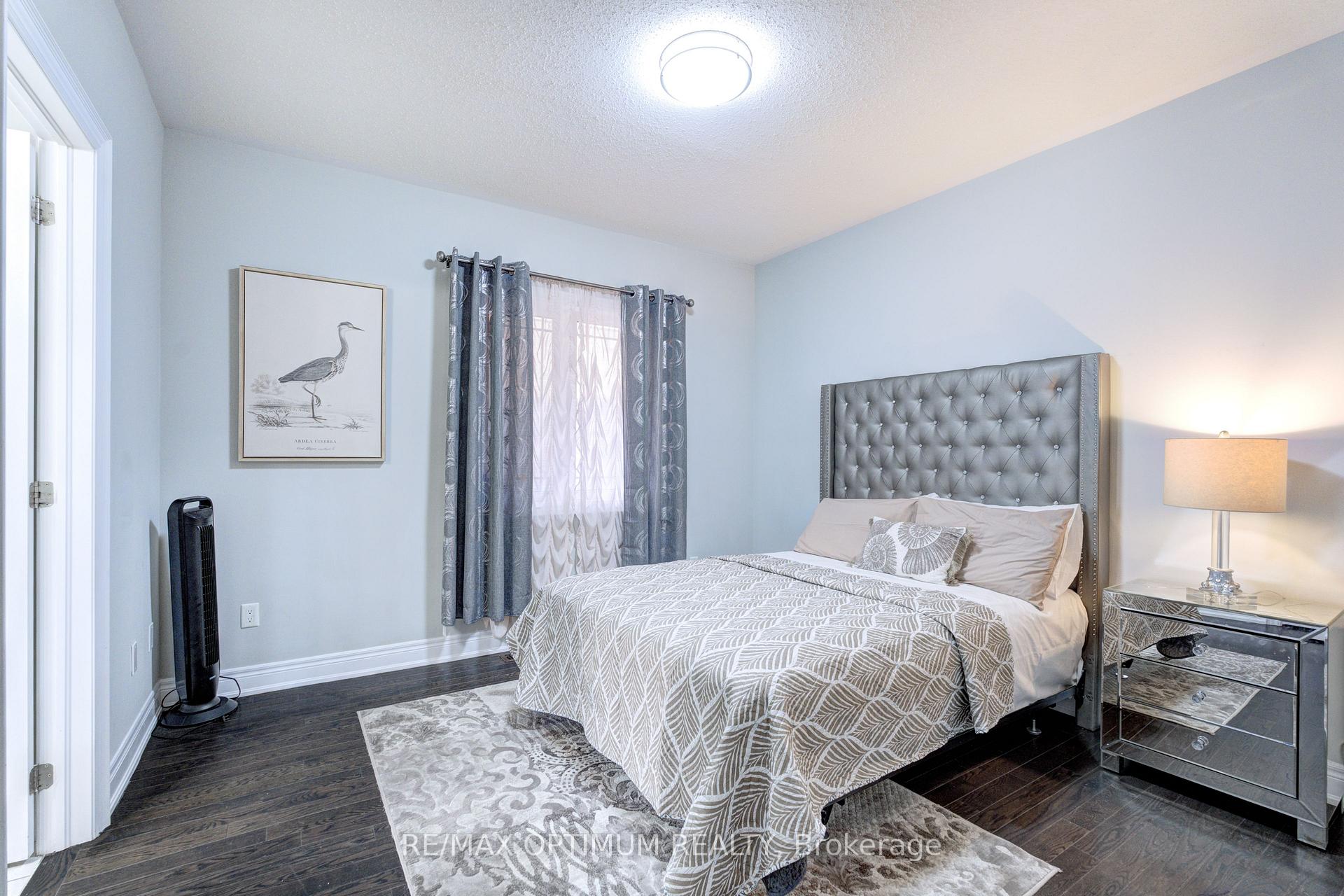 Photo 23 of 8 Lyle Way, Brampton, Credit Valley — HOMEH