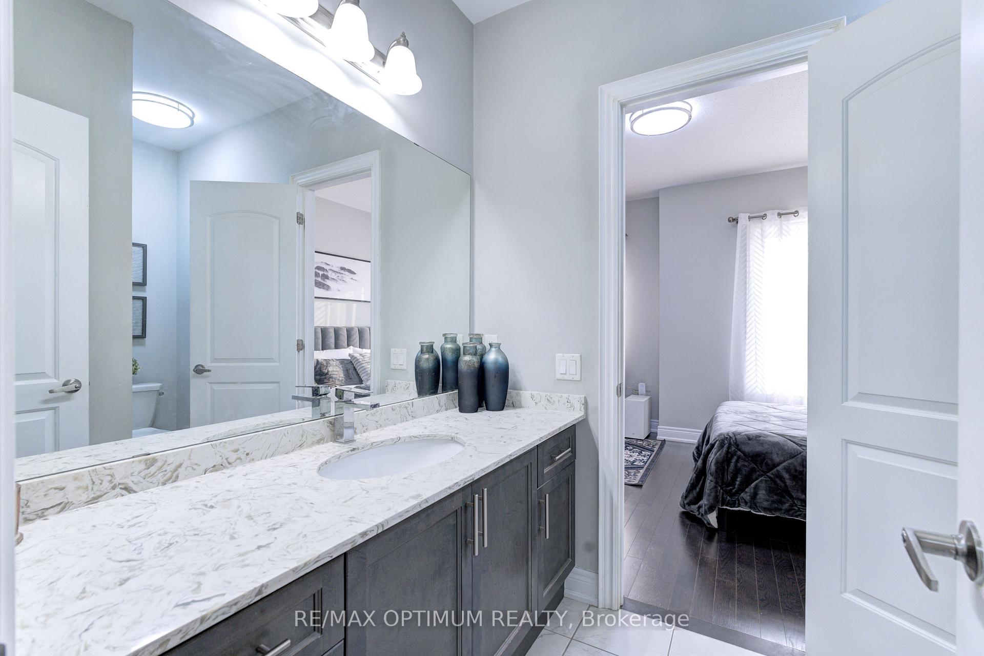 Photo 25 of 8 Lyle Way, Brampton, Credit Valley — HOMEH