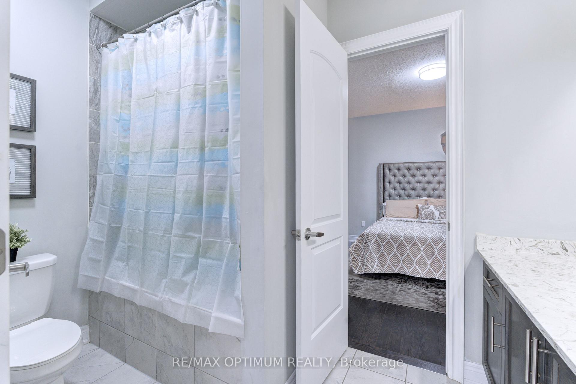 Photo 26 of 8 Lyle Way, Brampton, Credit Valley — HOMEH