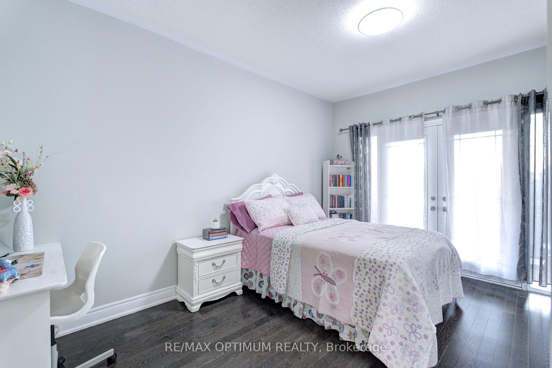 Photo 29 of 8 Lyle Way, Brampton, Credit Valley — HOMEH