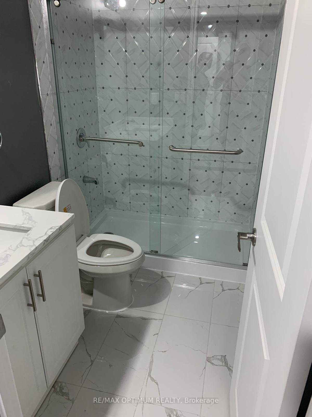 Photo 38 of 8 Lyle Way, Brampton, Credit Valley — HOMEH