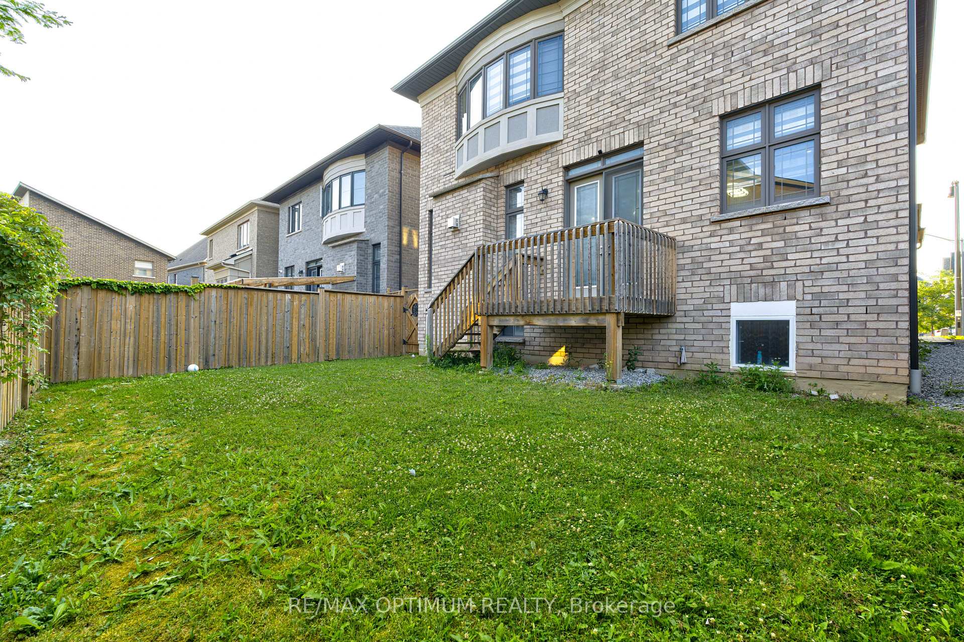 Photo 47 of 8 Lyle Way, Brampton, Credit Valley — HOMEH