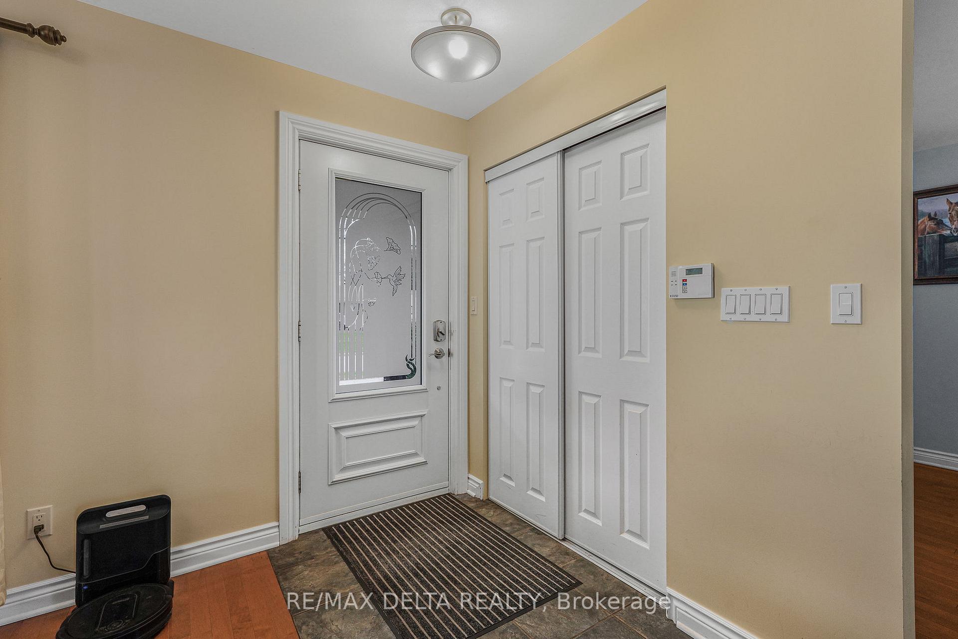 Photo 4 of 2567 Cleroux Crescent, Ottawa, Blackburn Hamlet (South) — HOMEH