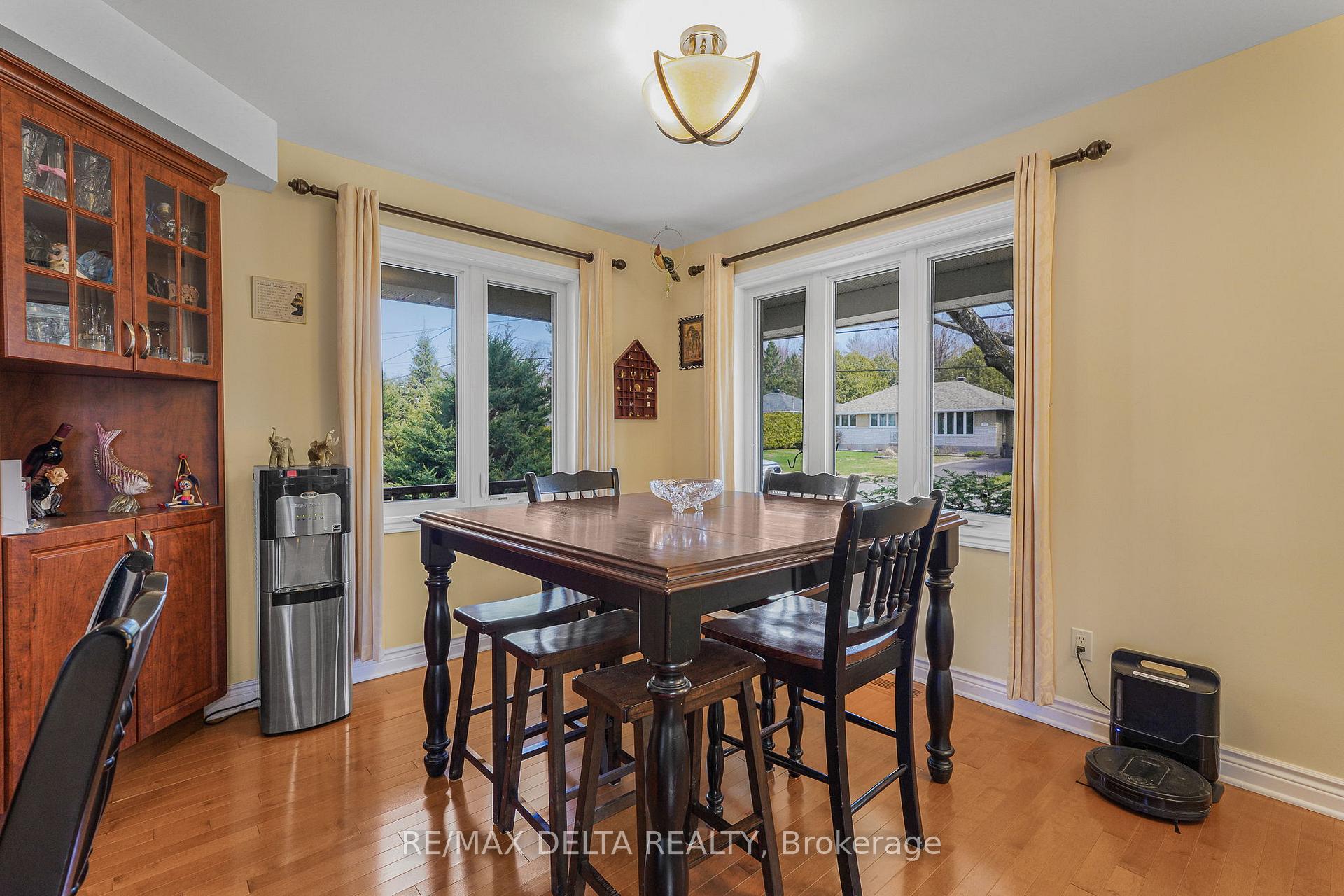 Photo 5 of 2567 Cleroux Crescent, Ottawa, Blackburn Hamlet (South) — HOMEH