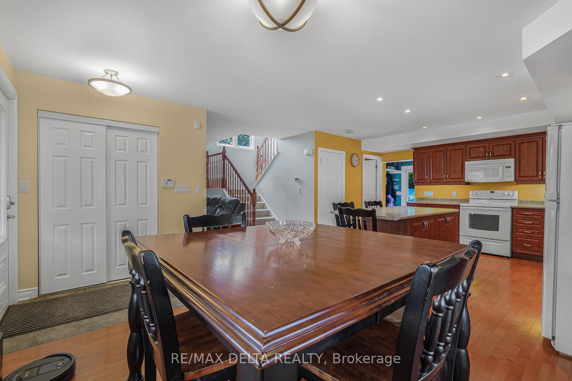 Photo 6 of 2567 Cleroux Crescent, Ottawa, Blackburn Hamlet (South) — HOMEH