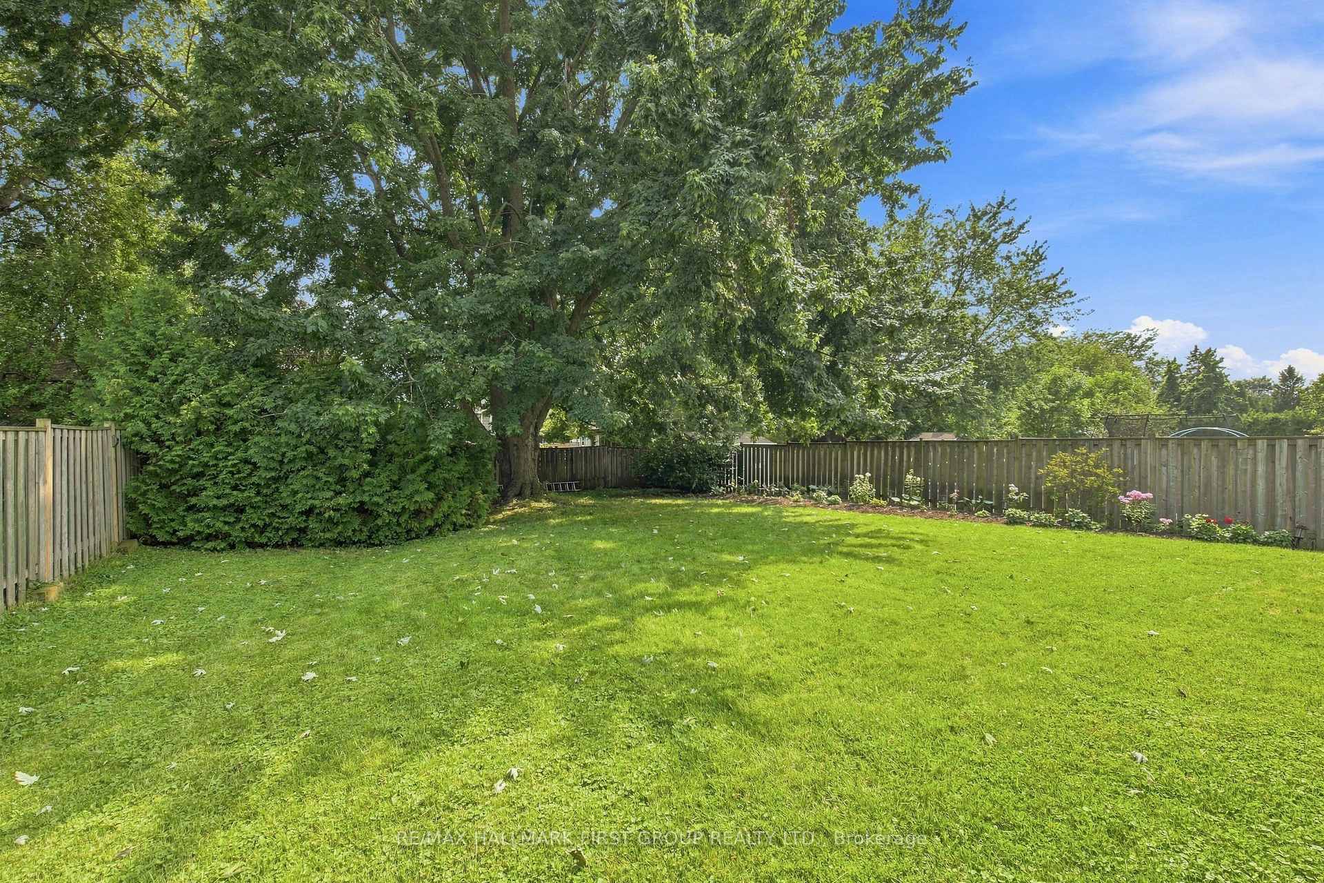 Photo 31 of 119 Frederick Street, Whitby, Blue Grass Meadows — HOMEH