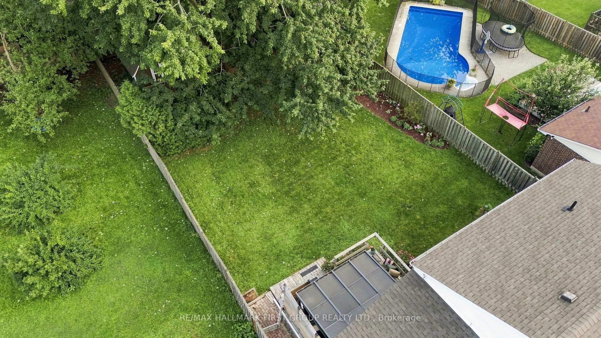 Photo 46 of 119 Frederick Street, Whitby, Blue Grass Meadows — HOMEH