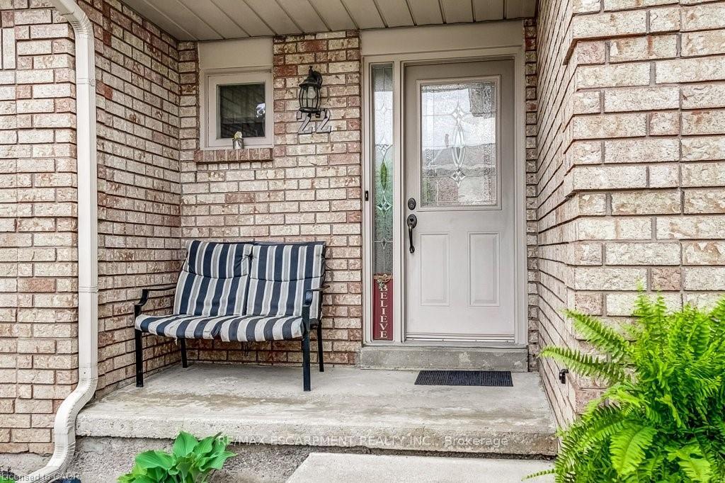 Photo 3 of Unit 22, 391 Stone Church Road E, Hamilton, Crerar — HOMEH