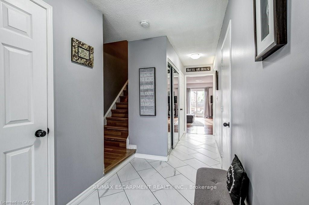 Photo 5 of Unit 22, 391 Stone Church Road E, Hamilton, Crerar — HOMEH