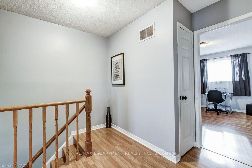Photo 23 of Unit 22, 391 Stone Church Road E, Hamilton, Crerar — HOMEH