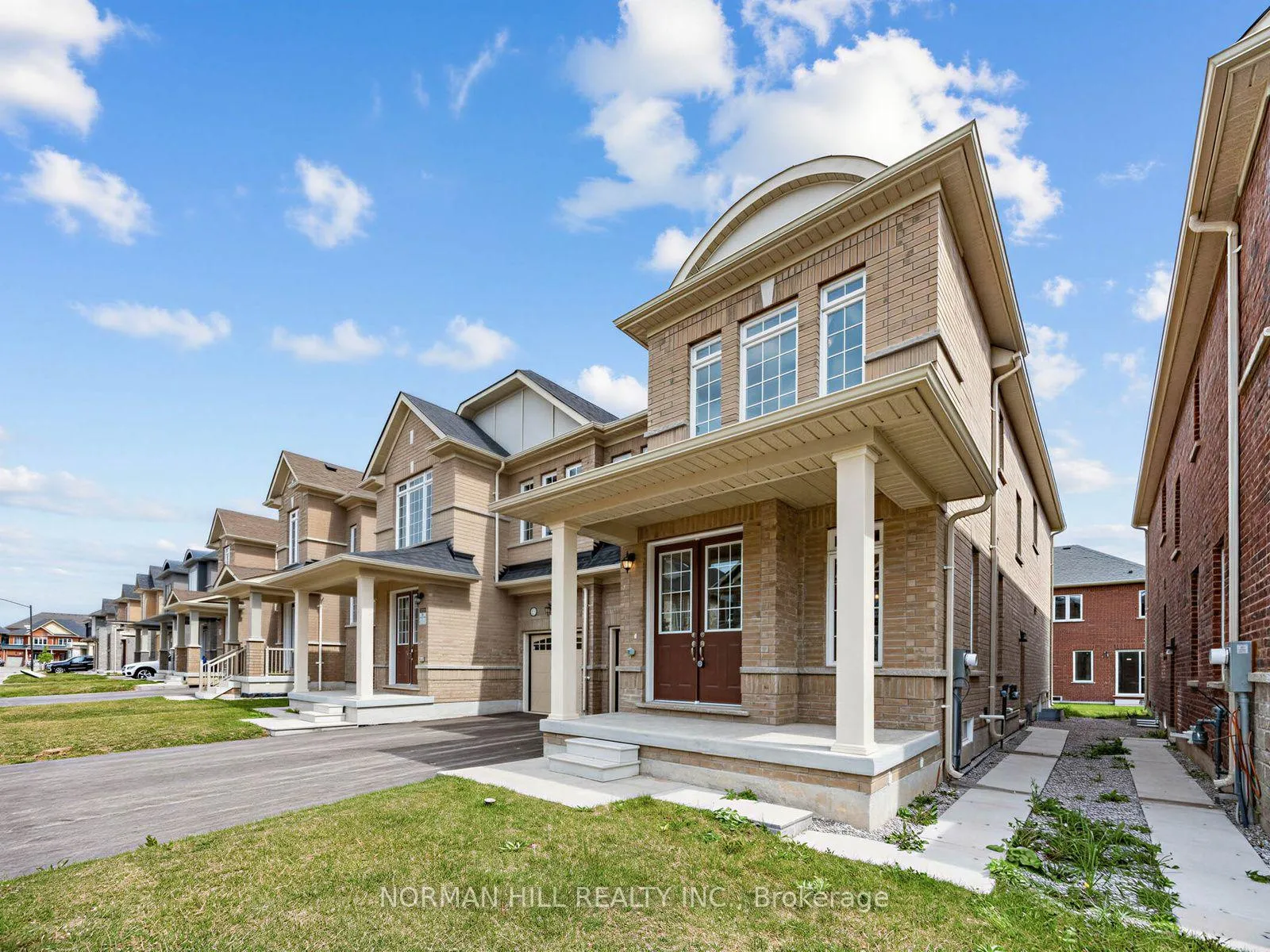 Photo 3 of 13 Guildhouse Drive, Brampton, Northwest Brampton — HOMEH