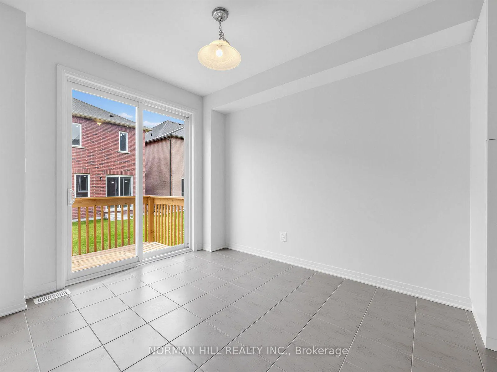 Photo 14 of 13 Guildhouse Drive, Brampton, Northwest Brampton — HOMEH