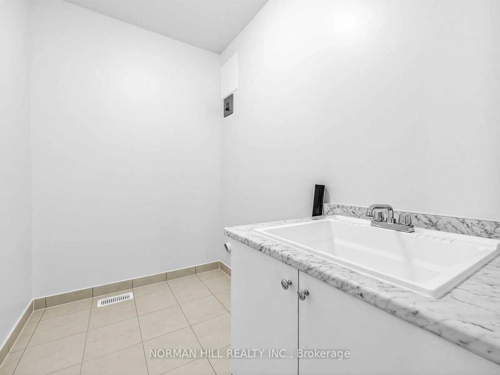 Photo 25 of 13 Guildhouse Drive, Brampton, Northwest Brampton — HOMEH