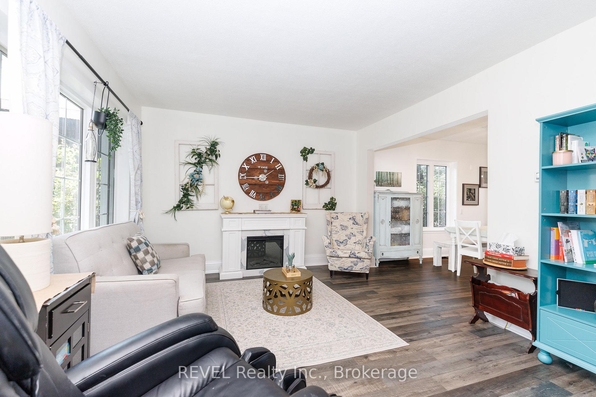 Photo 7 of 2791 Neptune Crescent, Niagara Falls, Stamford — HOMEH