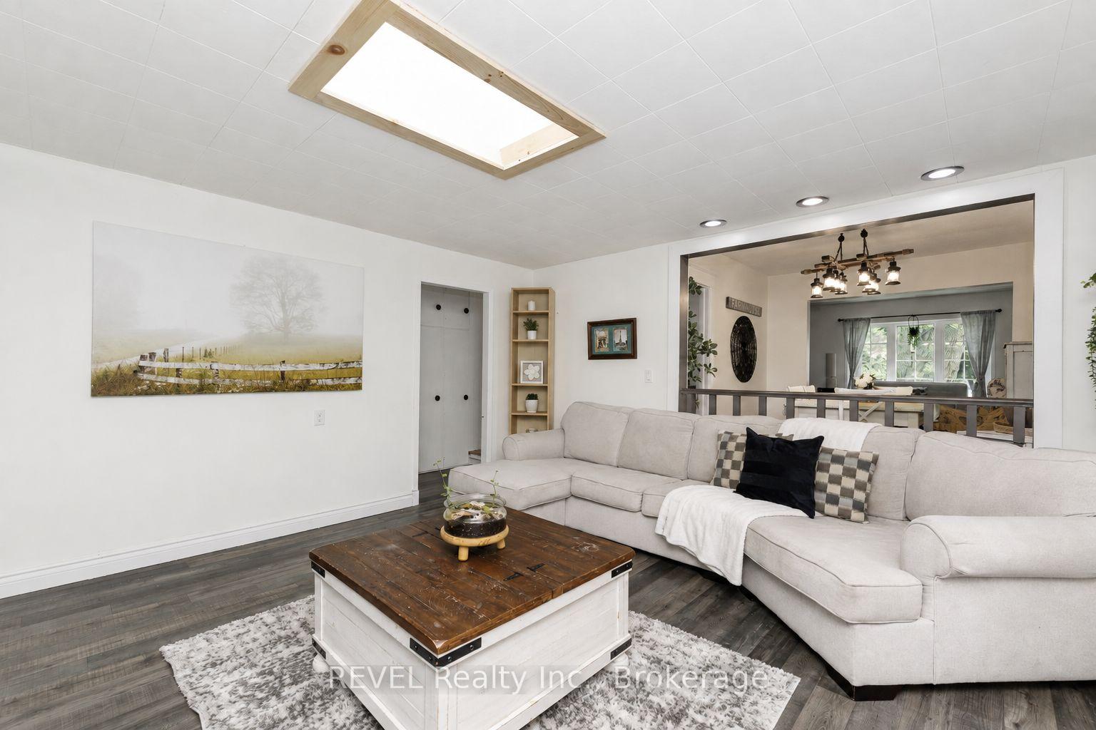 Photo 10 of 2791 Neptune Crescent, Niagara Falls, Stamford — HOMEH
