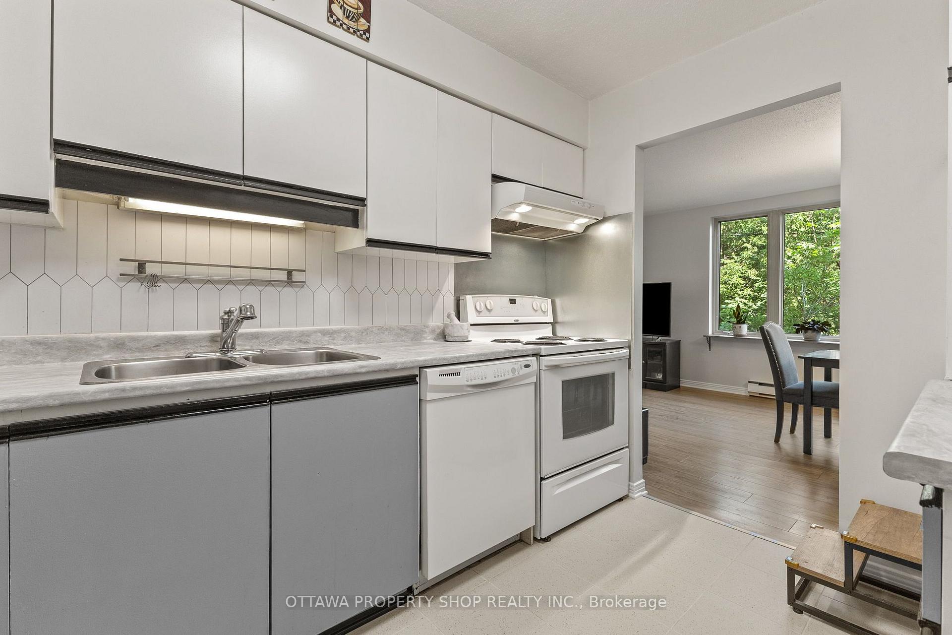 Photo 6 of Unit 204, 800 Mckellar Avenue, Ottawa, Carlingwood — HOMEH