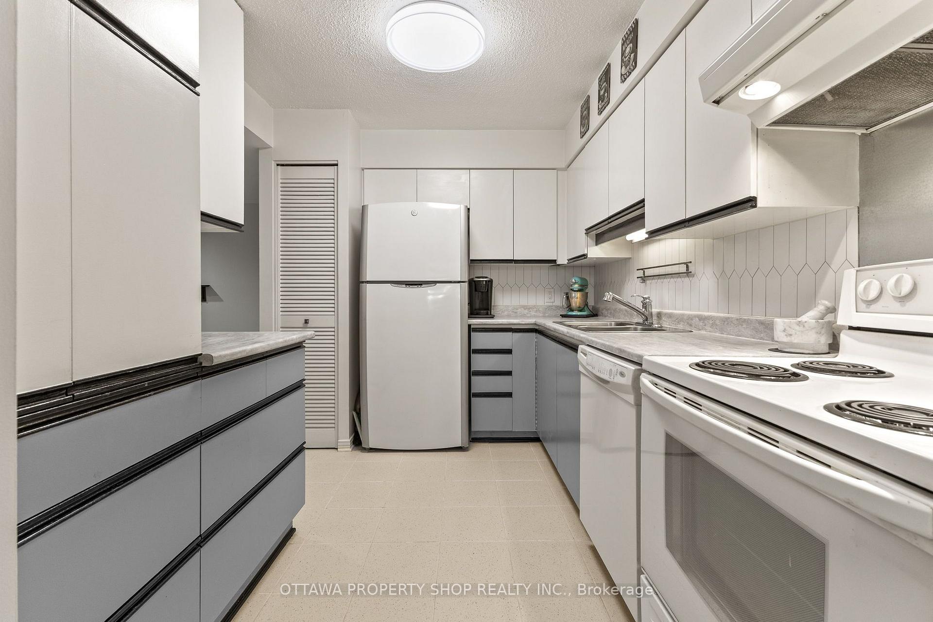 Photo 7 of Unit 204, 800 Mckellar Avenue, Ottawa, Carlingwood — HOMEH