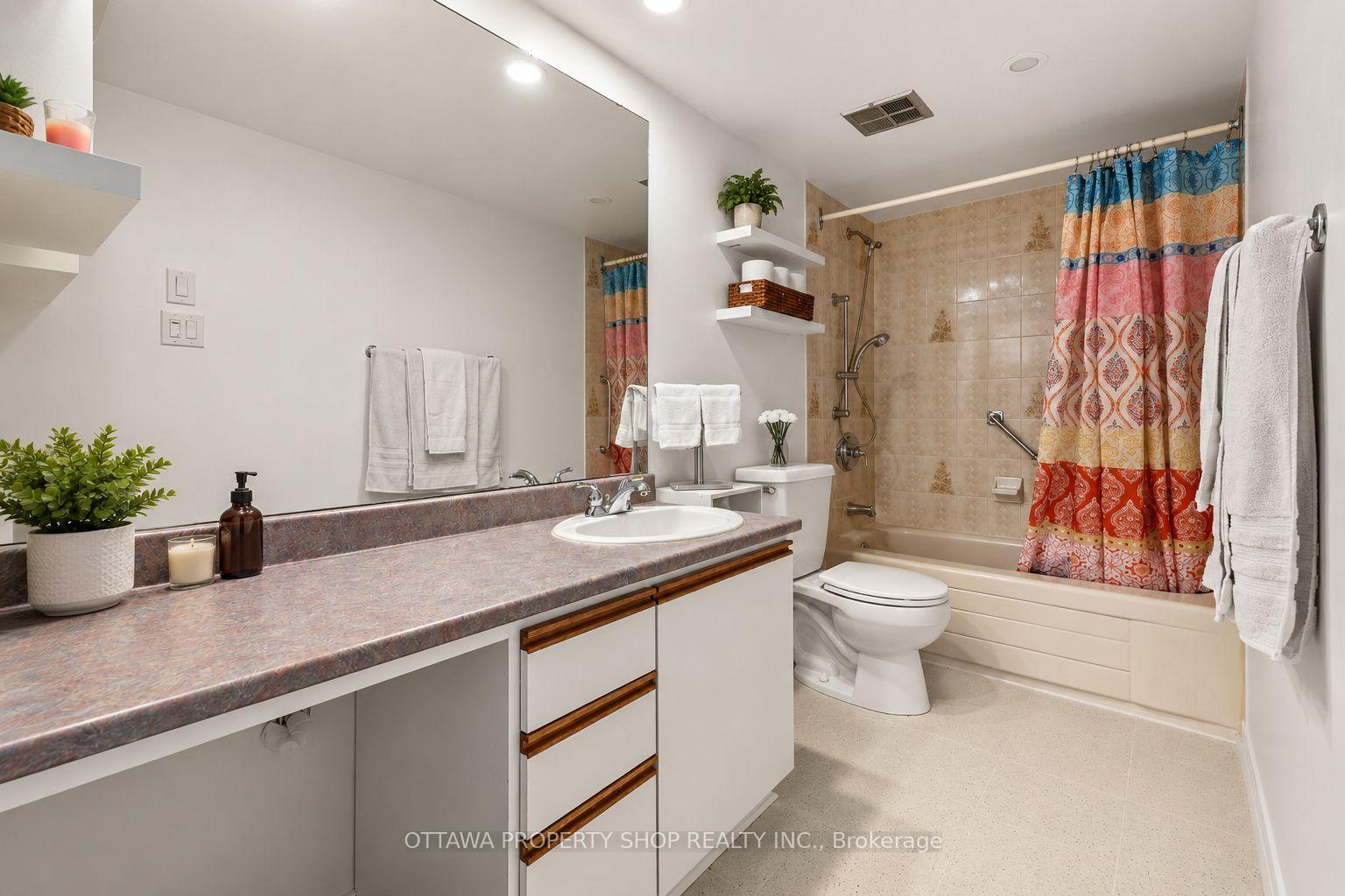 Photo 11 of Unit 204, 800 Mckellar Avenue, Ottawa, Carlingwood — HOMEH