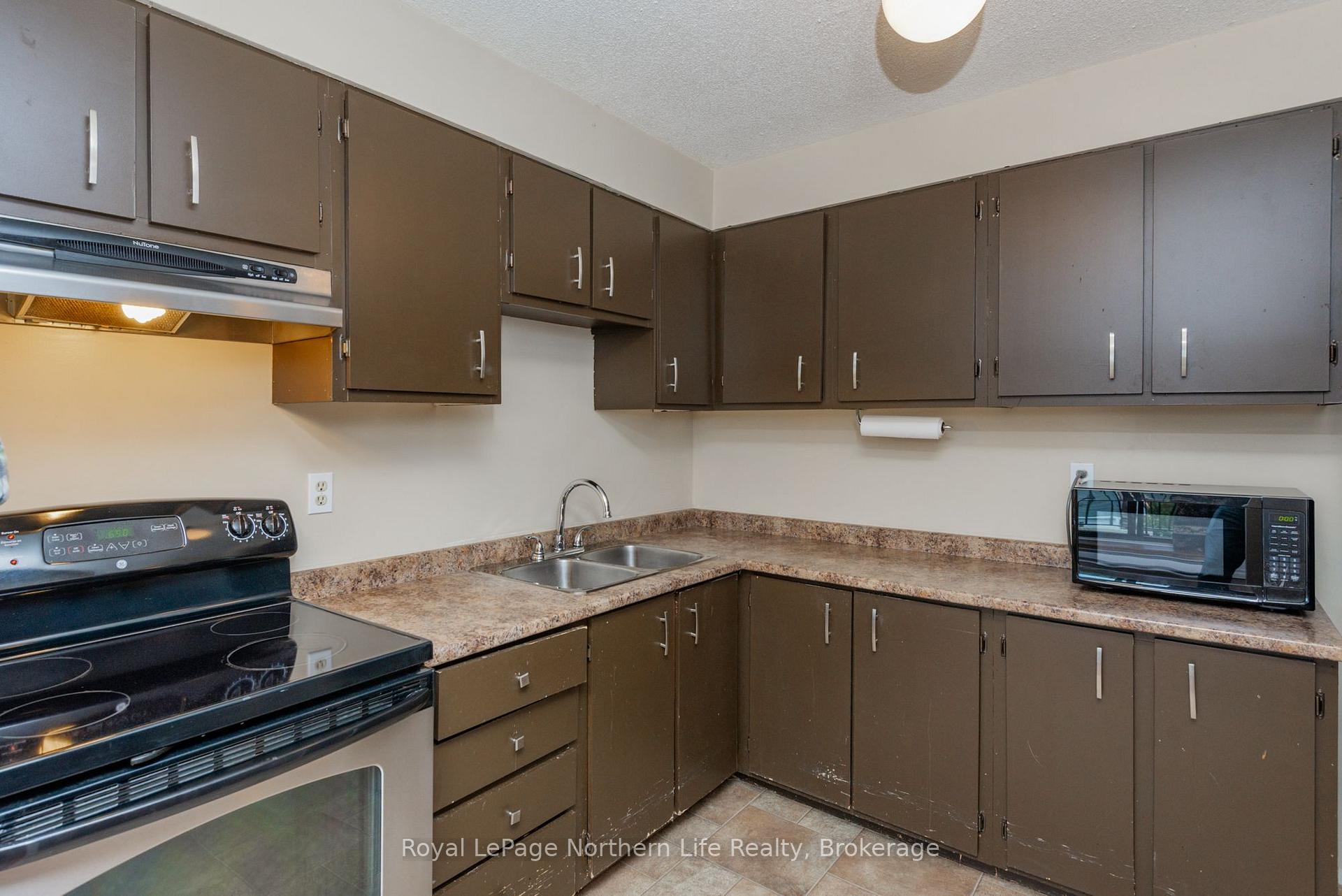 Photo 14 of Unit 407, 330 Sixth Avenue W, North Bay, Central — HOMEH