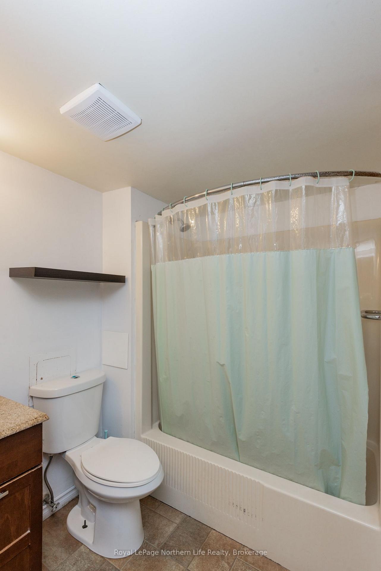 Photo 23 of Unit 407, 330 Sixth Avenue W, North Bay, Central — HOMEH