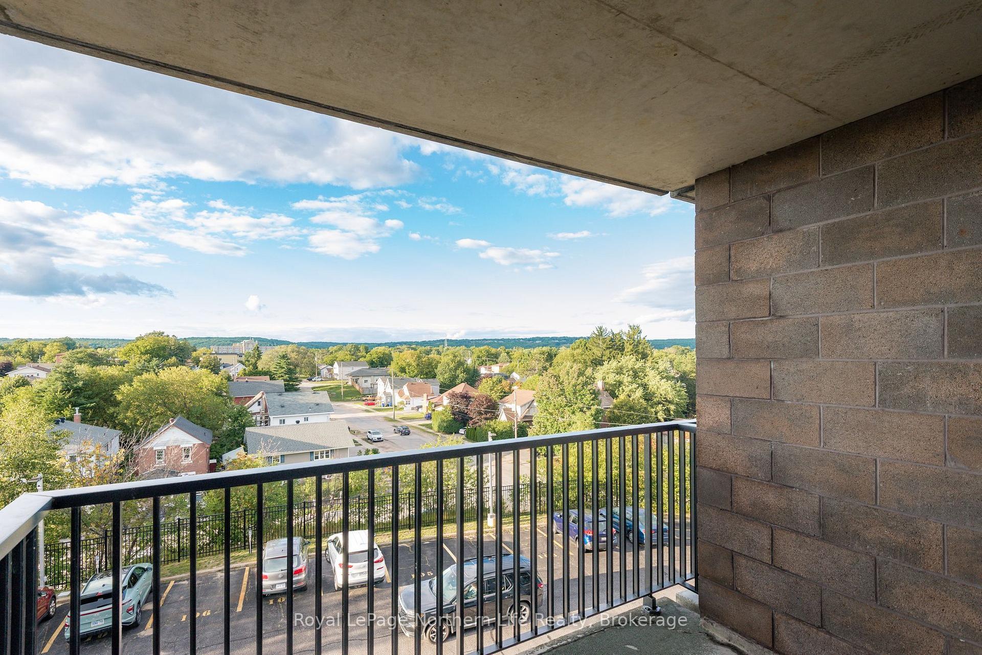 Photo 11 of Unit 407, 330 Sixth Avenue W, North Bay, Central — HOMEH