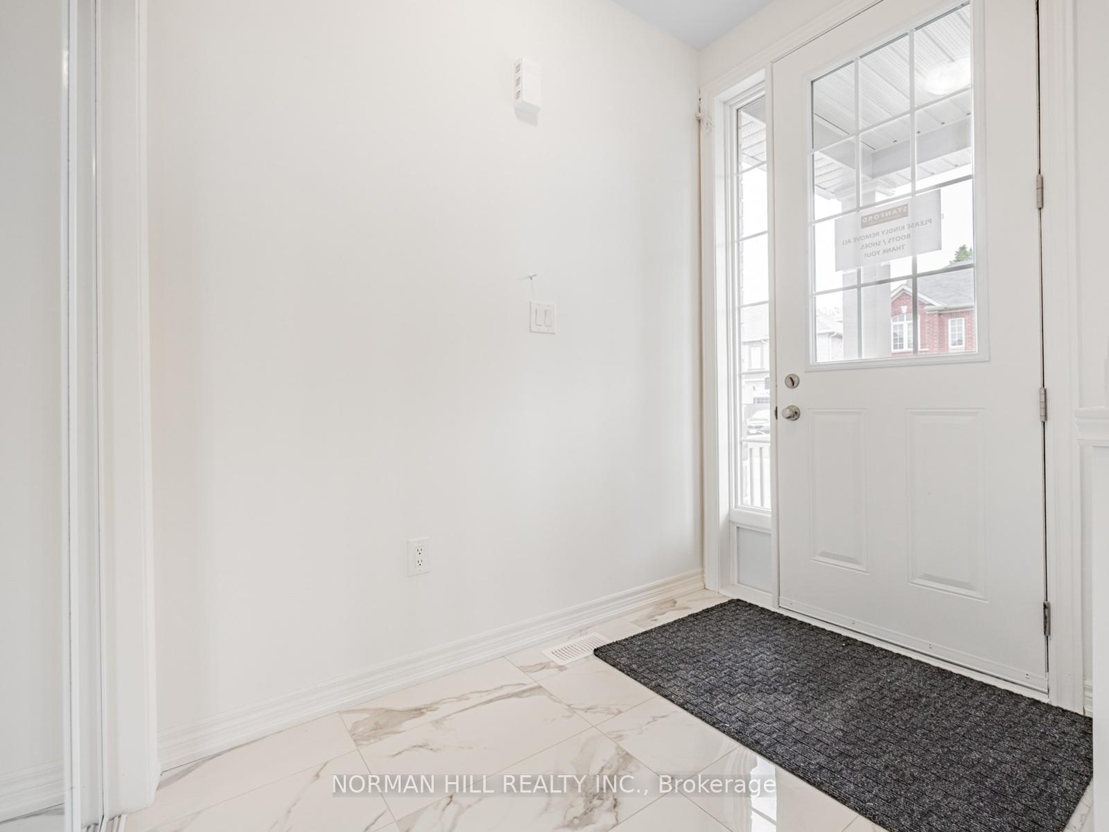 Photo 3 of 27 Unwind Crescent, Brampton, Credit Valley — HOMEH