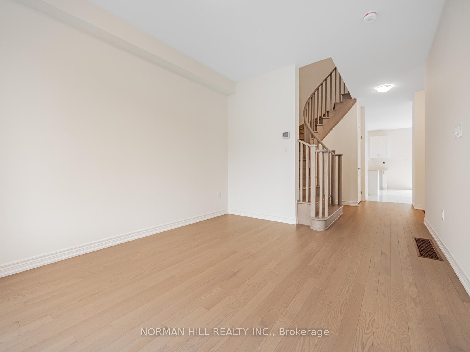 Photo 6 of 27 Unwind Crescent, Brampton, Credit Valley — HOMEH