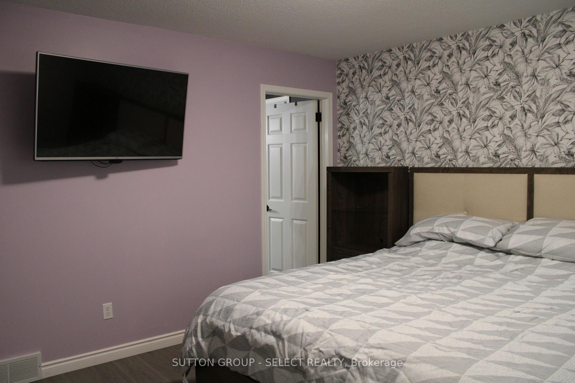 Photo 10 of 234 Parkview Drive, Strathroy-Caradoc, SE — HOMEH