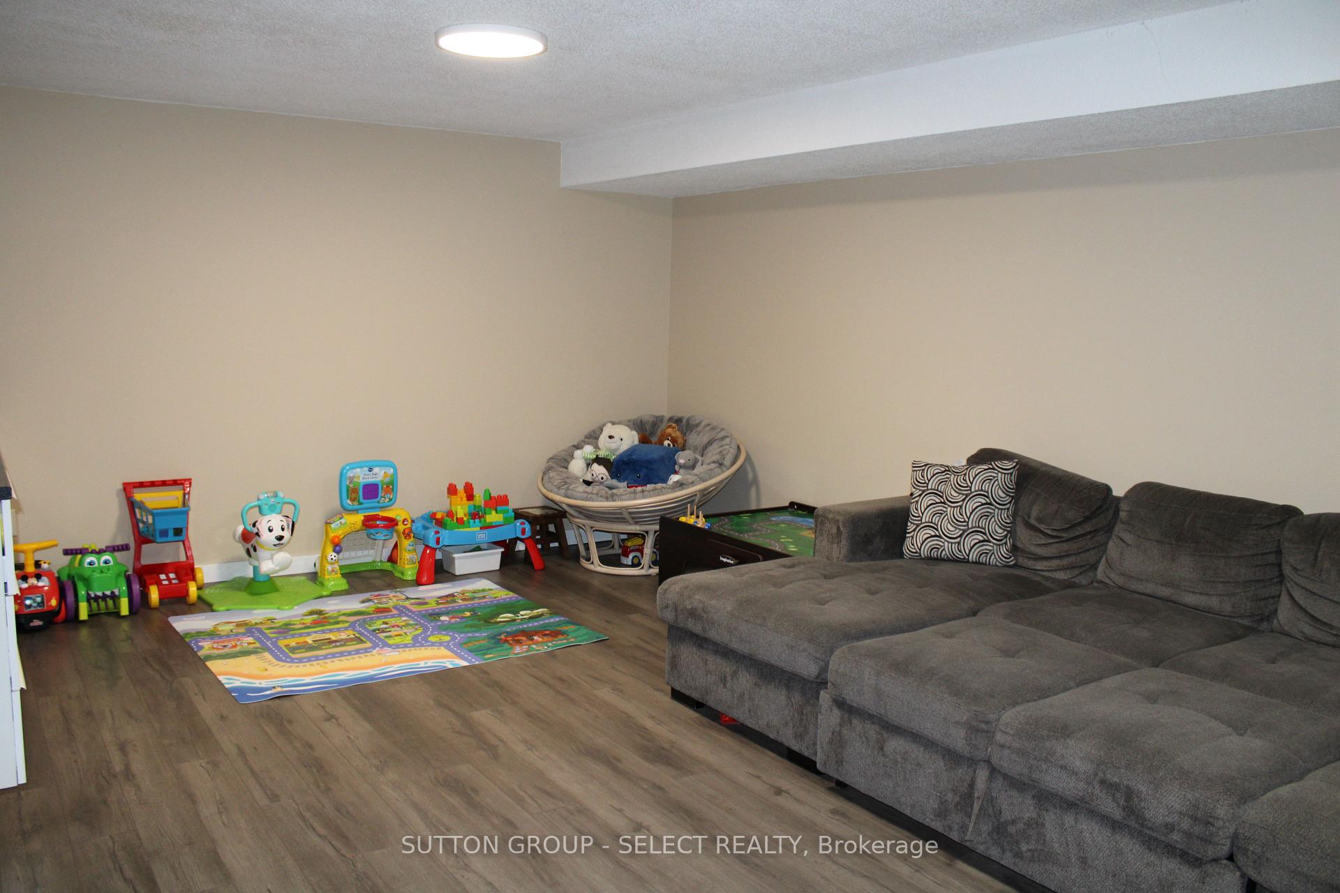 Photo 18 of 234 Parkview Drive, Strathroy-Caradoc, SE — HOMEH