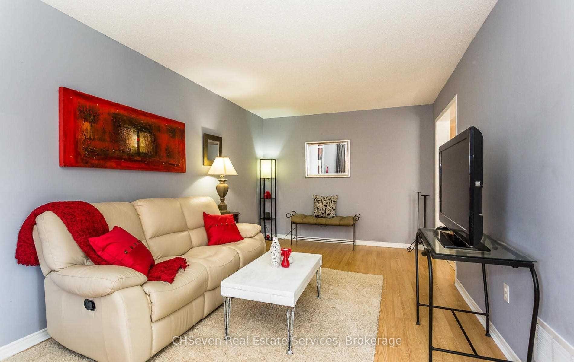 Photo 4 of 113 White Tail Crescent, Brampton, Fletcher's West — HOMEH