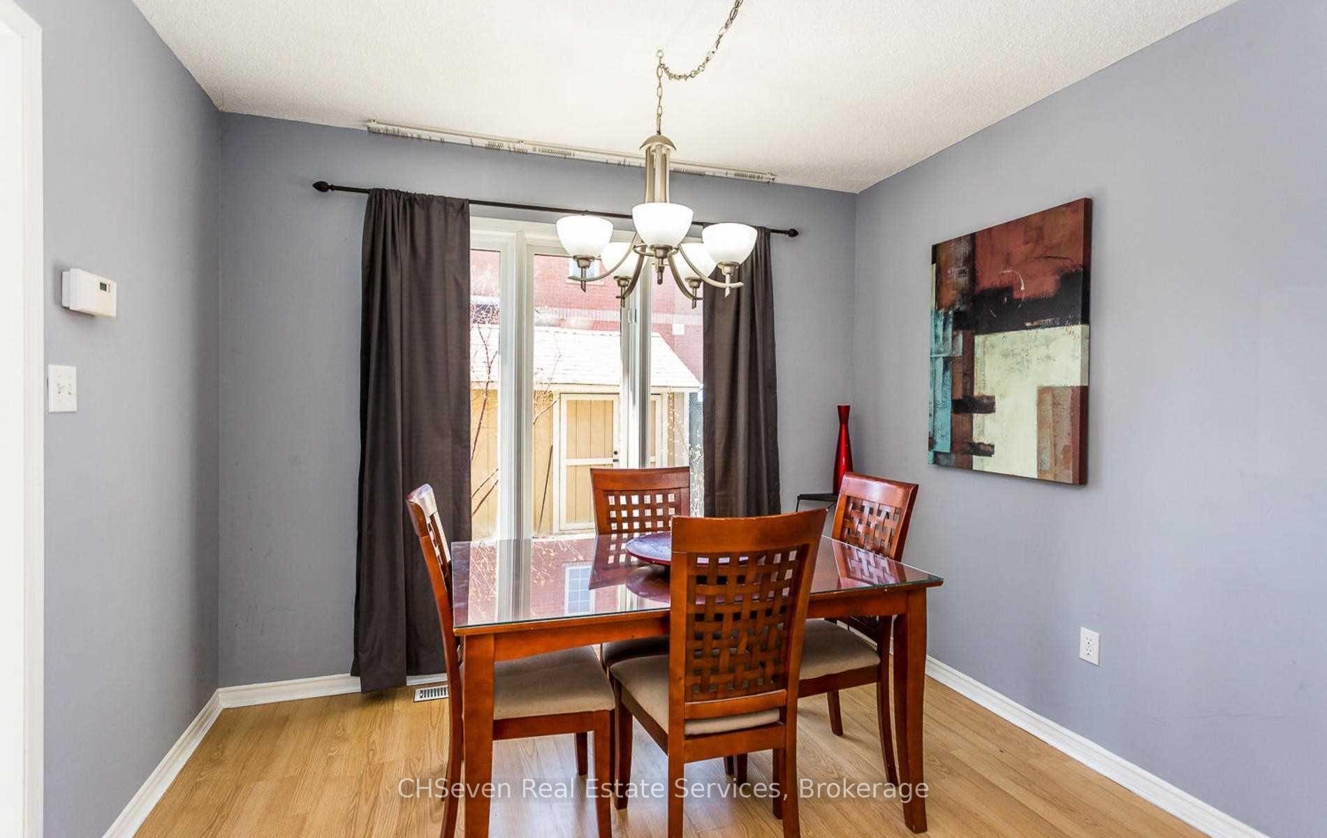 Photo 5 of 113 White Tail Crescent, Brampton, Fletcher's West — HOMEH