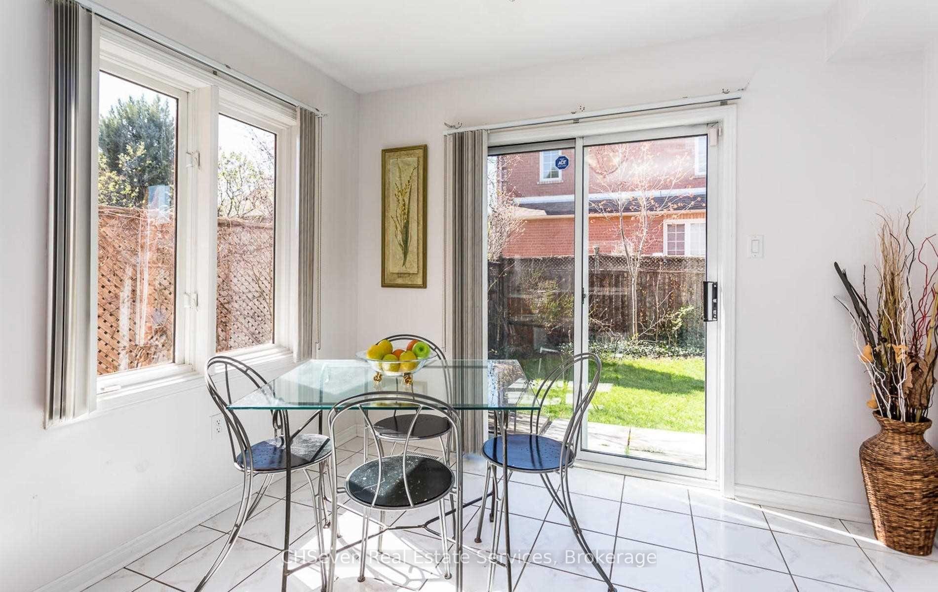 Photo 6 of 113 White Tail Crescent, Brampton, Fletcher's West — HOMEH